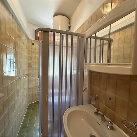 شقة Spacious Flat Close To The *