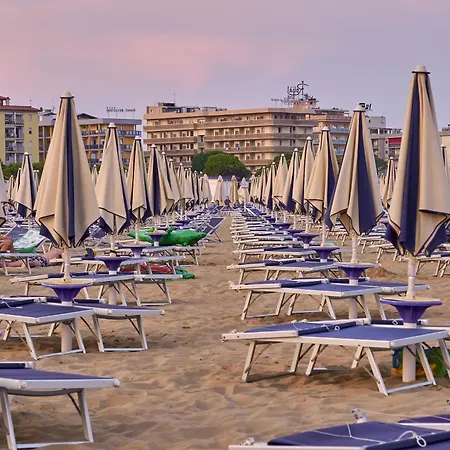 Apartment Spacious Flat Close To The Beach - Beahost *