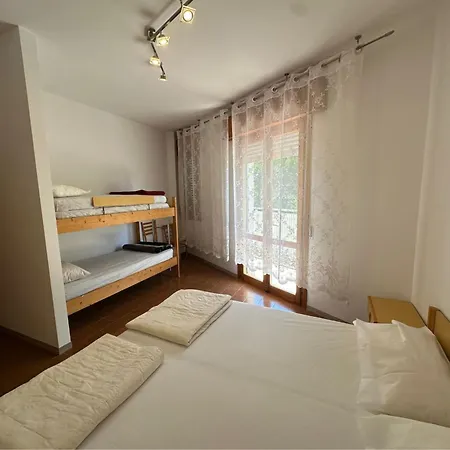 Spacious Flat Close To The Beach - Beahost *