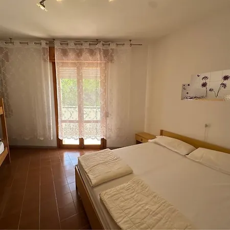 Apartment Spacious Flat Close To The Beach - Beahost