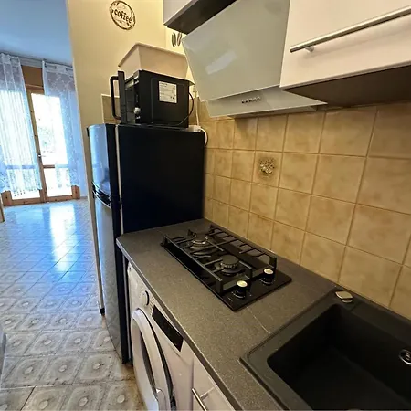 Apartment Spacious Flat Close To The Beach - Beahost