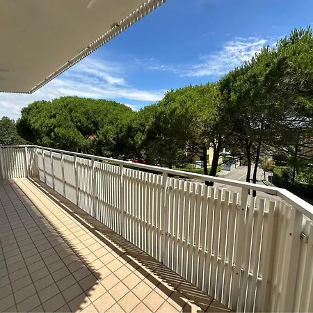 Apartment Spacious Flat Close To The Beach - Beahost
