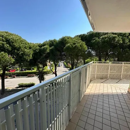 Spacious Flat Close To The Beach - Beahost Apartment *