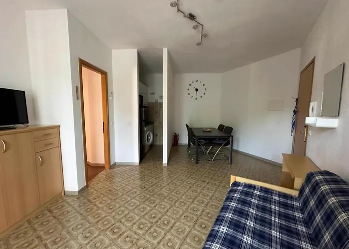 Spacious Flat Close To The Apartament